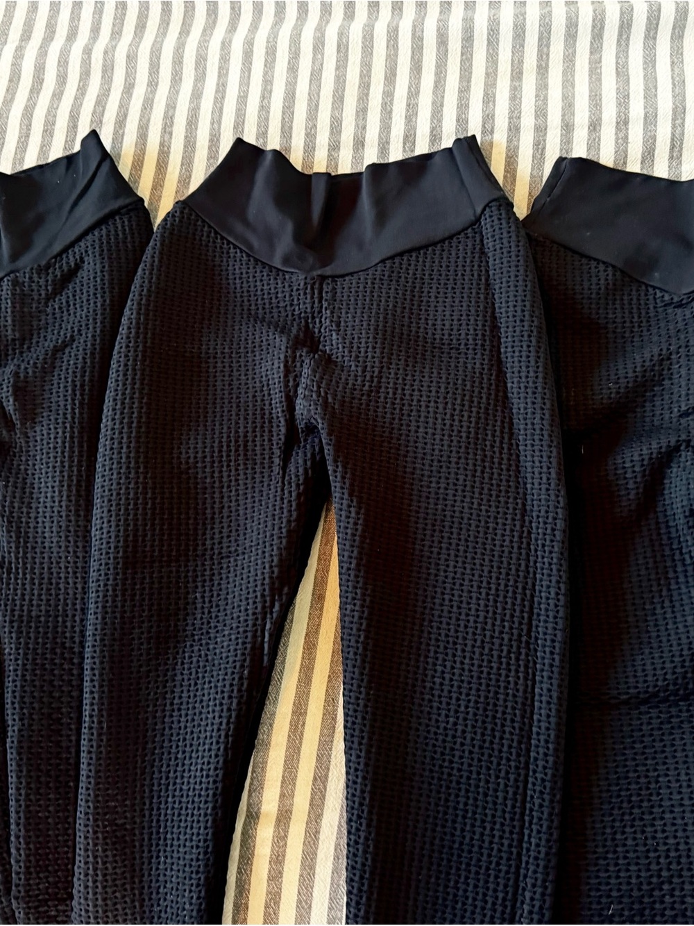Tahira by KB (lot of 3)Black Textured High-Waist booty Leggings